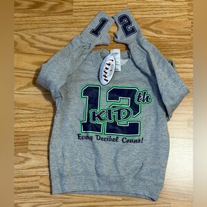 Seattle Seahawks “12th Kid” Handcuffs Sweatshirt Youth Small Gray Thumb Cuffs